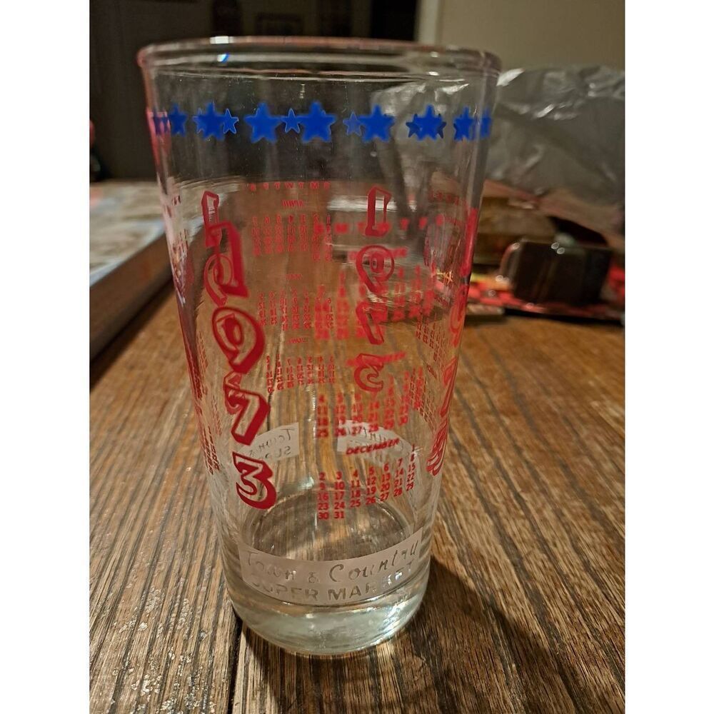 Vintage 1973 Town & Country Supermarket Drinking Glass Red White Blue